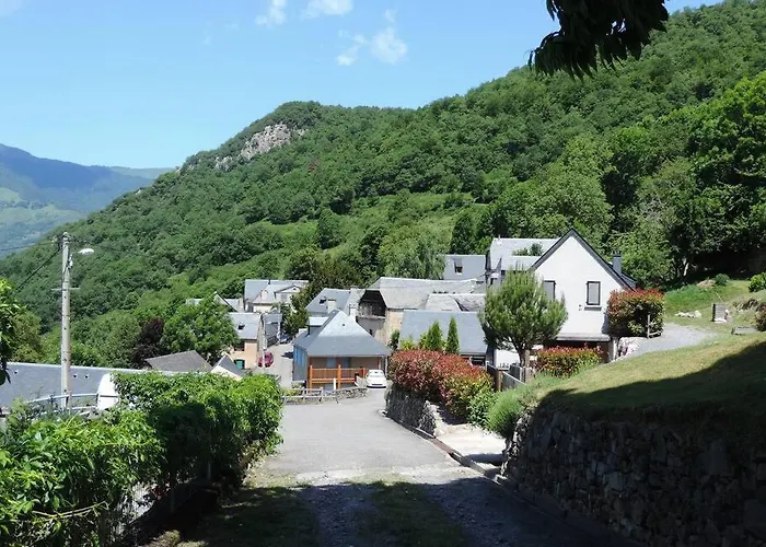D'aure. Classe En Meuble 4 Etoiles. Cazaux-Debat