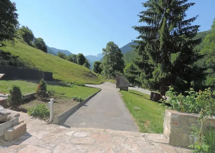 D'aure. Classe En Meuble 4 Etoiles. * Cazaux-Debat